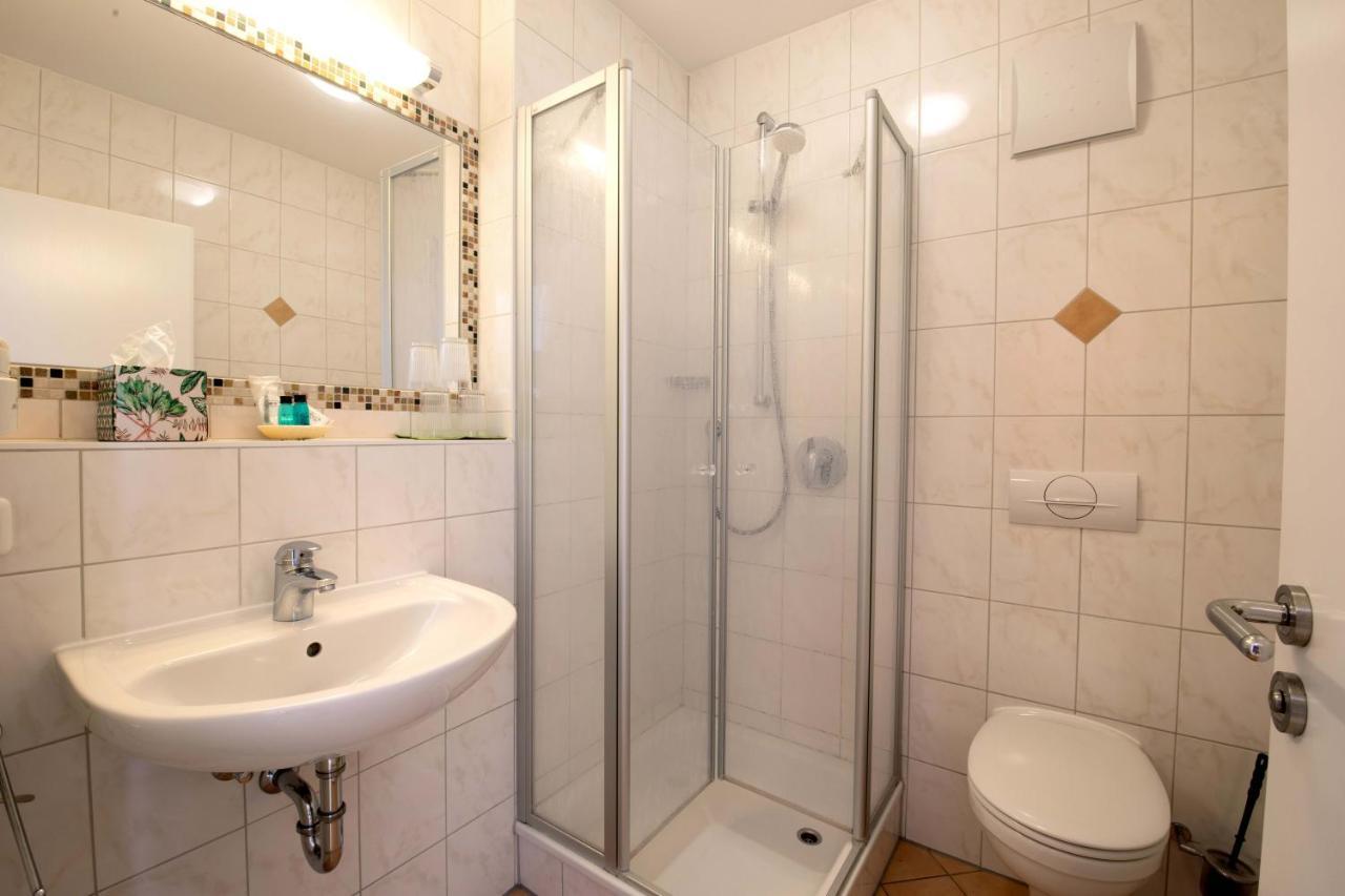 Gasthaus Hotel Ostermeier Attenkirchen Buitenkant foto