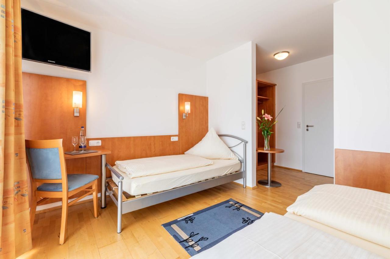 Gasthaus Hotel Ostermeier Attenkirchen Buitenkant foto